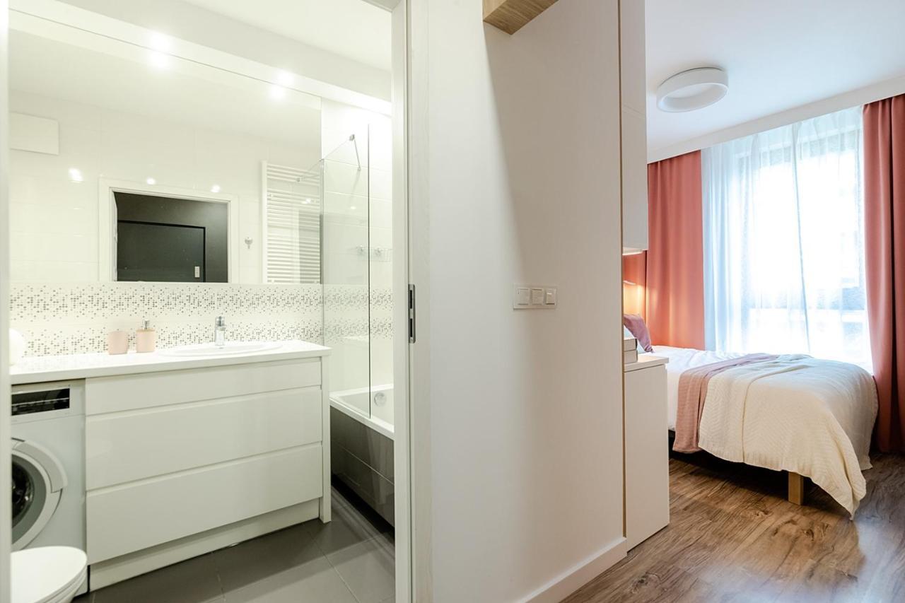 Studio Wola Apartament Kasprzaka - Wifi + Smart Tv وارسو المظهر الخارجي الصورة